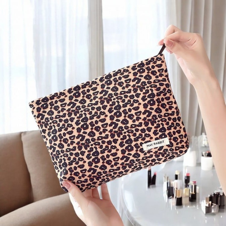 kosmetyczka-jednokomorowa-materialowa-26x5-x17cm-panterka-ks119br (1).jpg