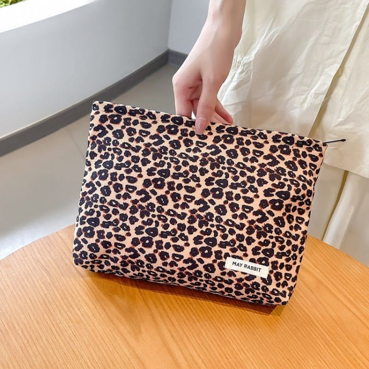 kosmetyczka-jednokomorowa-materialowa-26x5-x17cm-panterka-ks119br (2).jpg